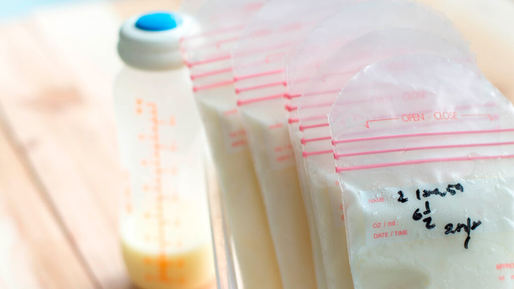 Como almacenar la leche materna